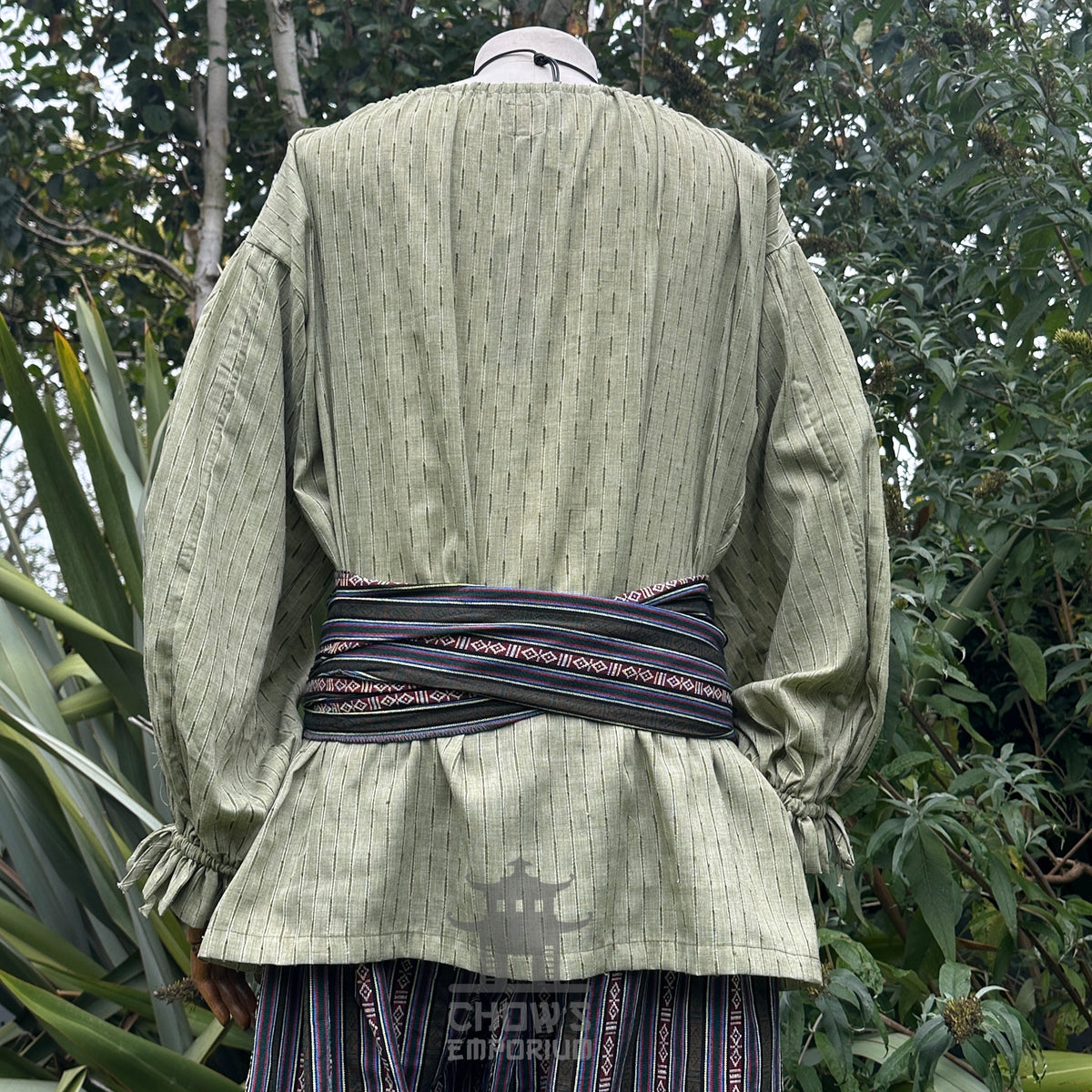 breathable green medieval shirt for cosplay and LARP.