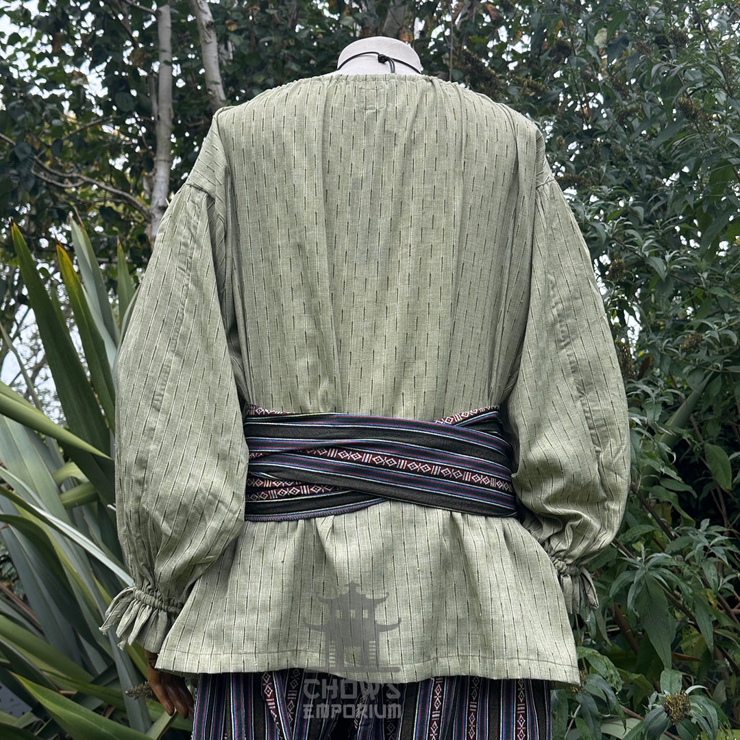 Unisex green medieval shirt with round neck for LARP.