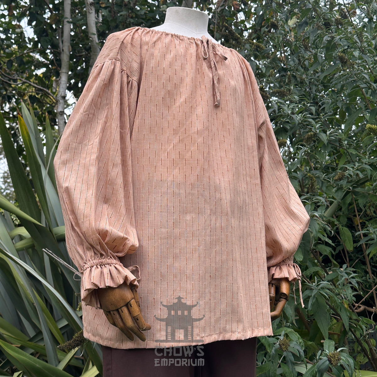 Unisex tan medieval shirt with round neck for LARP.
