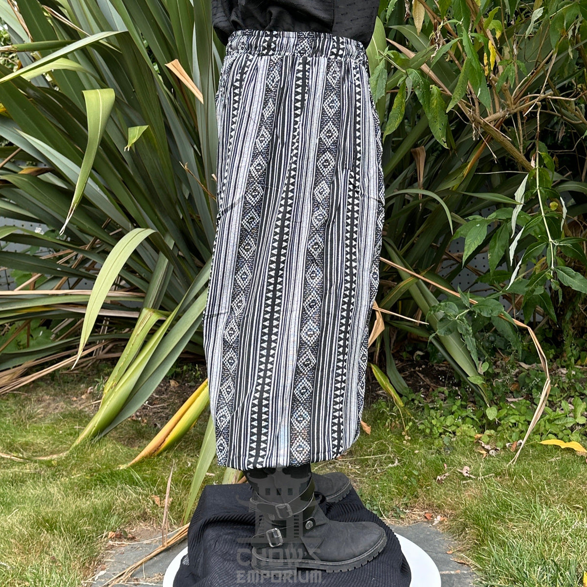 medieval hero pants LARP trousers black white patterned cotton side.