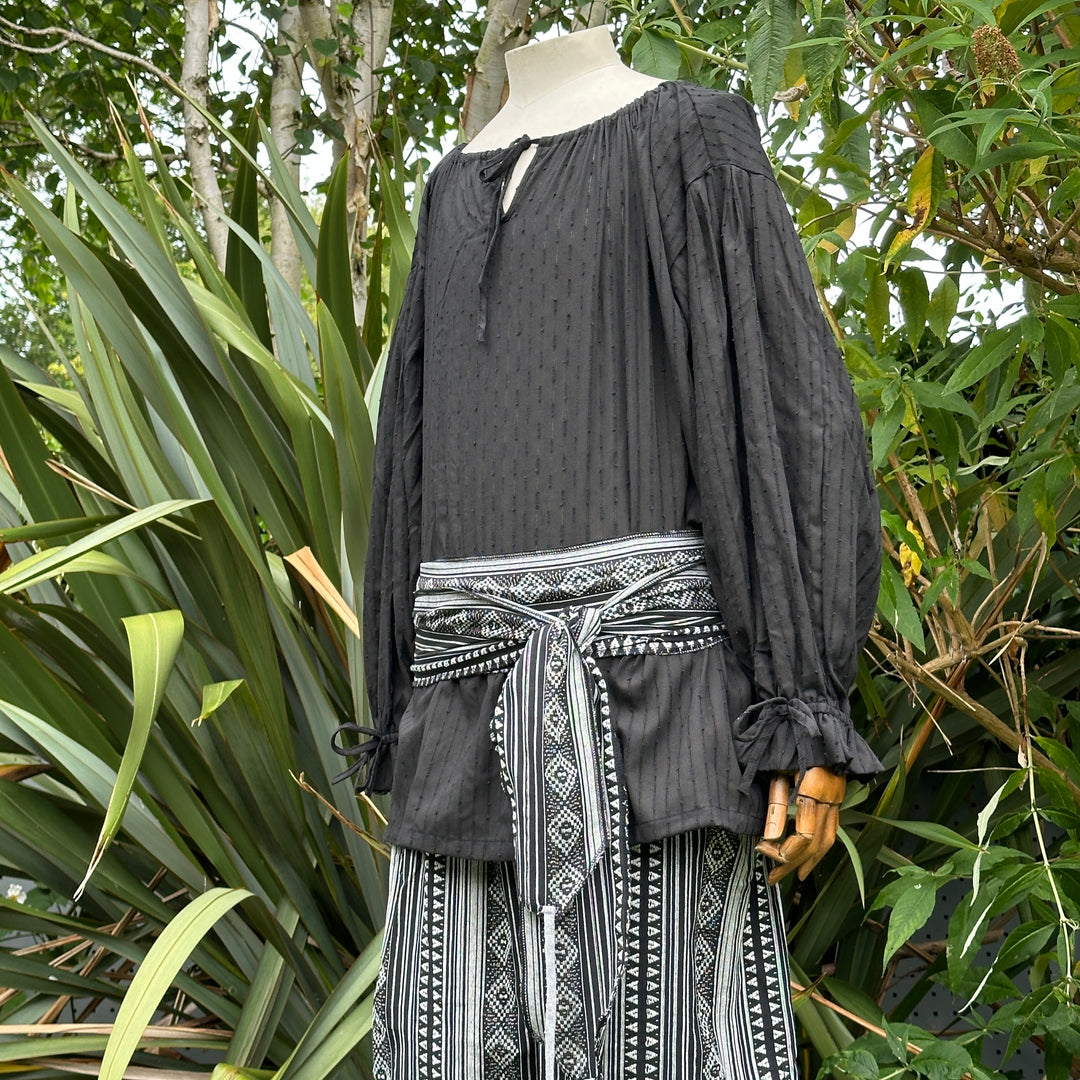 cotton medieval round-neck shirt in black for fantasy costume.