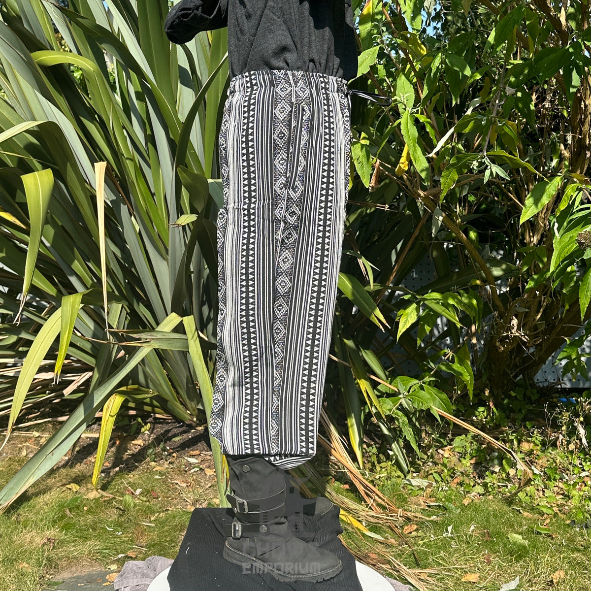 LARP Basic Outfit - 3 Pieces White &amp; Black (Tunic, Trousers &amp; Sash)