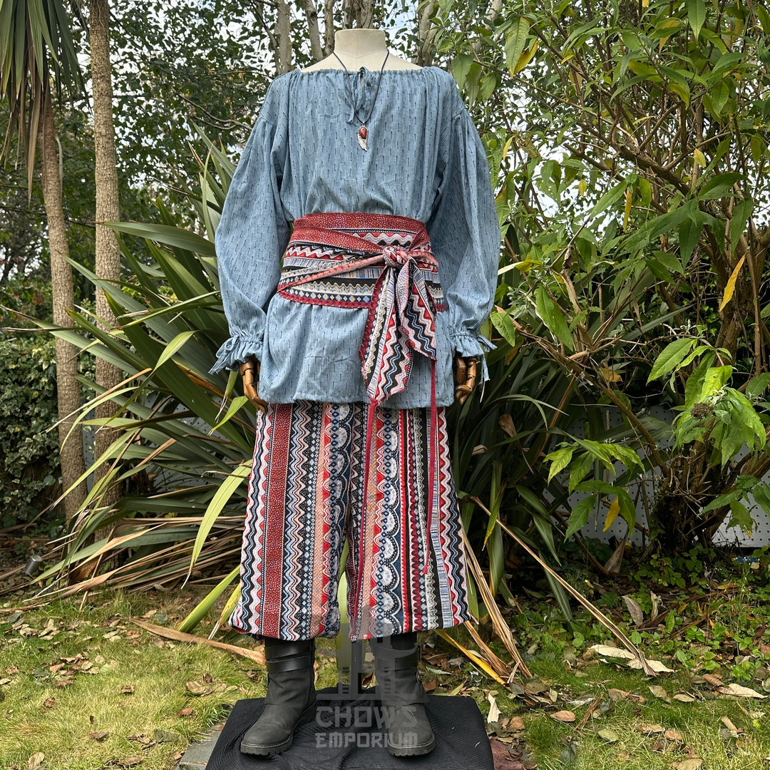 medieval shirt in blue cotton round neck for fantasy costume.