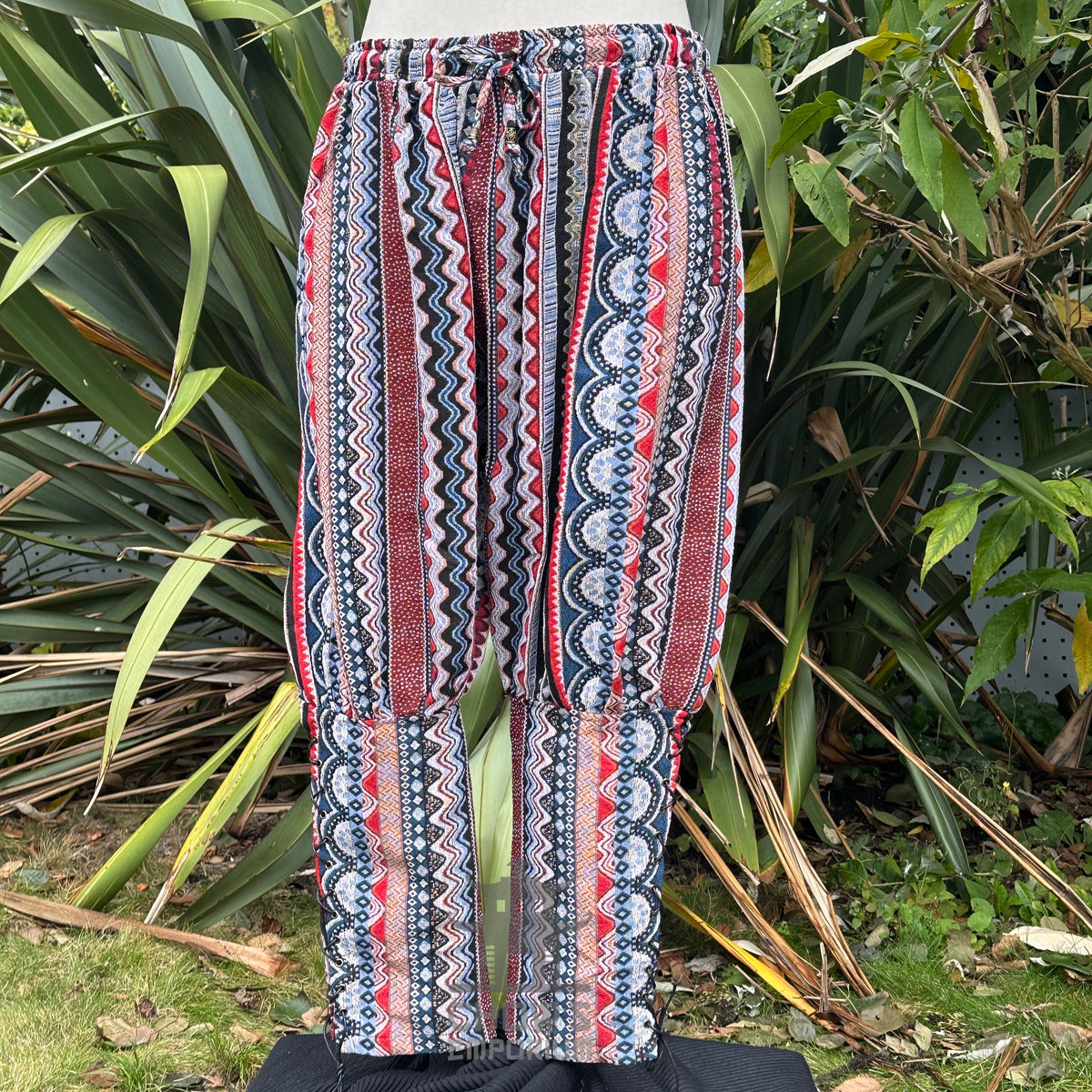 medieval trousers in nordic zigzag cotton.