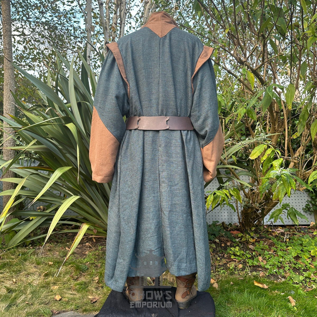 Back view of LARP druid robe in green with leather belt.