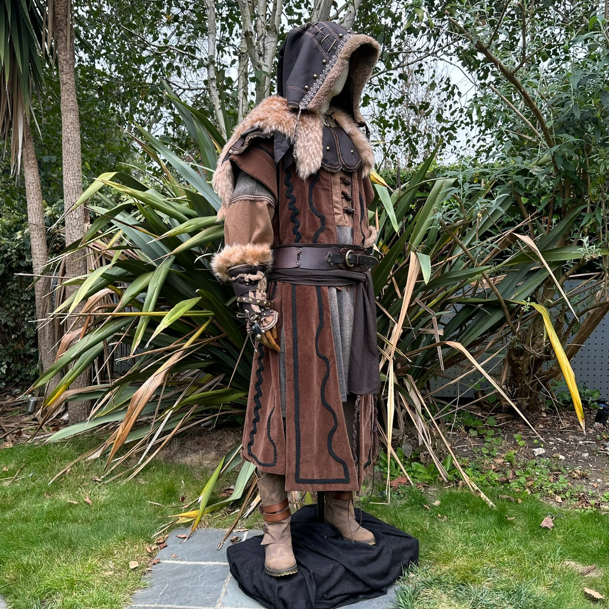 Hooded LARP woodland outfit with fur detail, side profile.