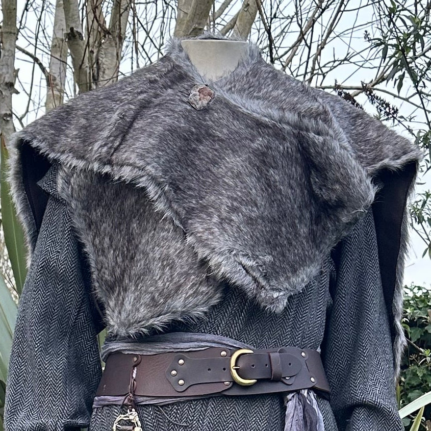 Grey fur shoulder cape mantle for medieval LARP, front view.