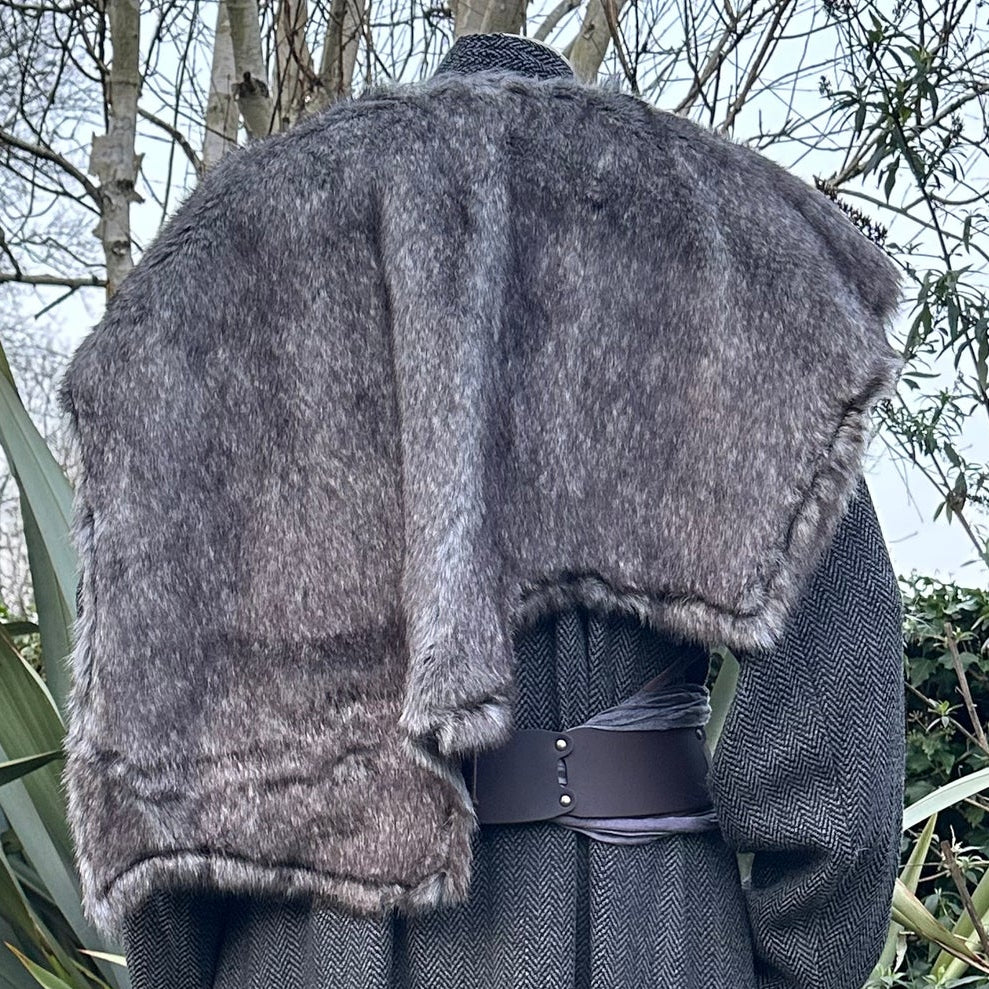Grey fur shoulder cape with medieval style for LARP, back view.