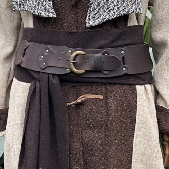 Captain Goldthorn Set, 4+ pieces, Brown &amp; Gold (Waistcoat, Shirt, Sash &amp; Necklace)