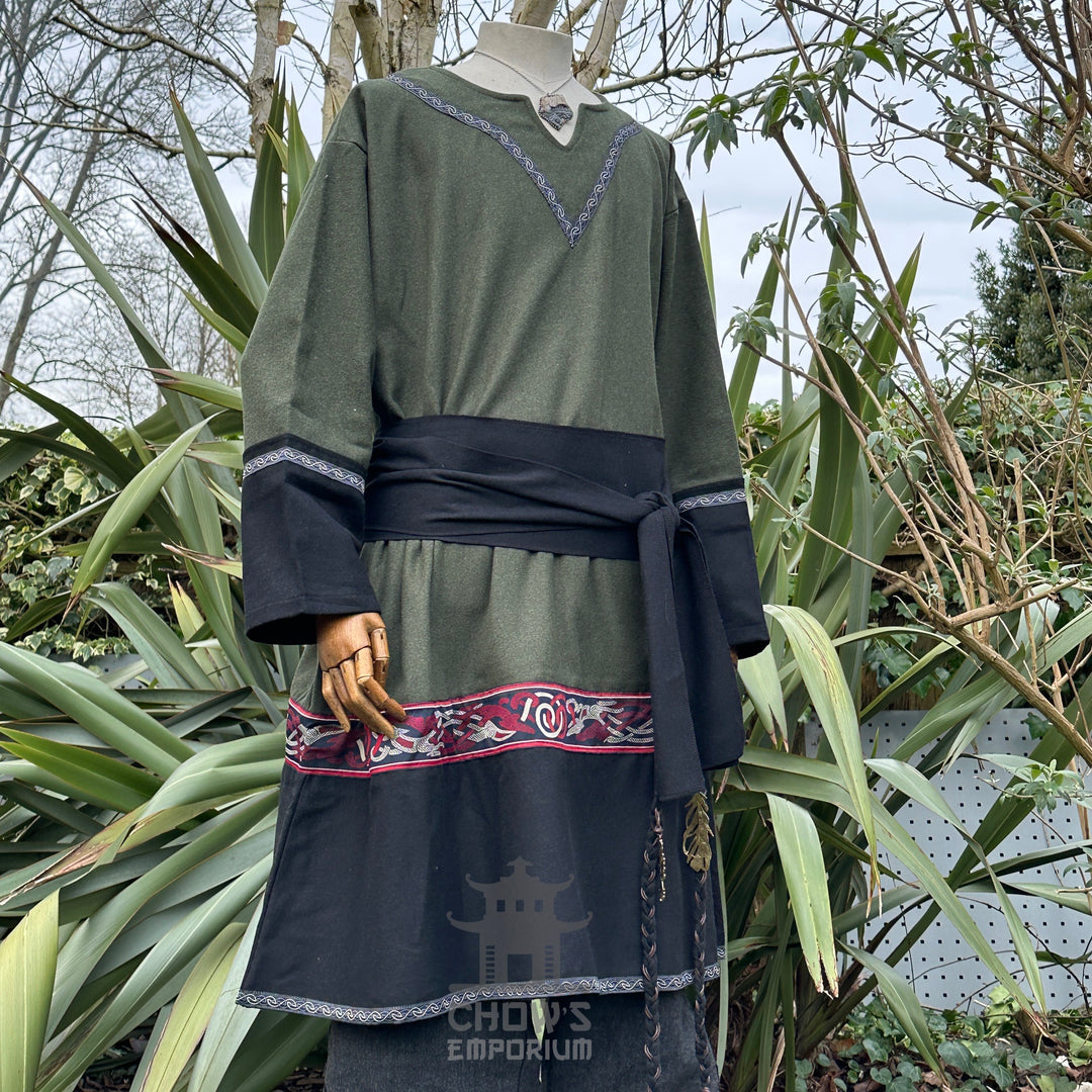 Viking style tunic in green and black wool for Ren faire.