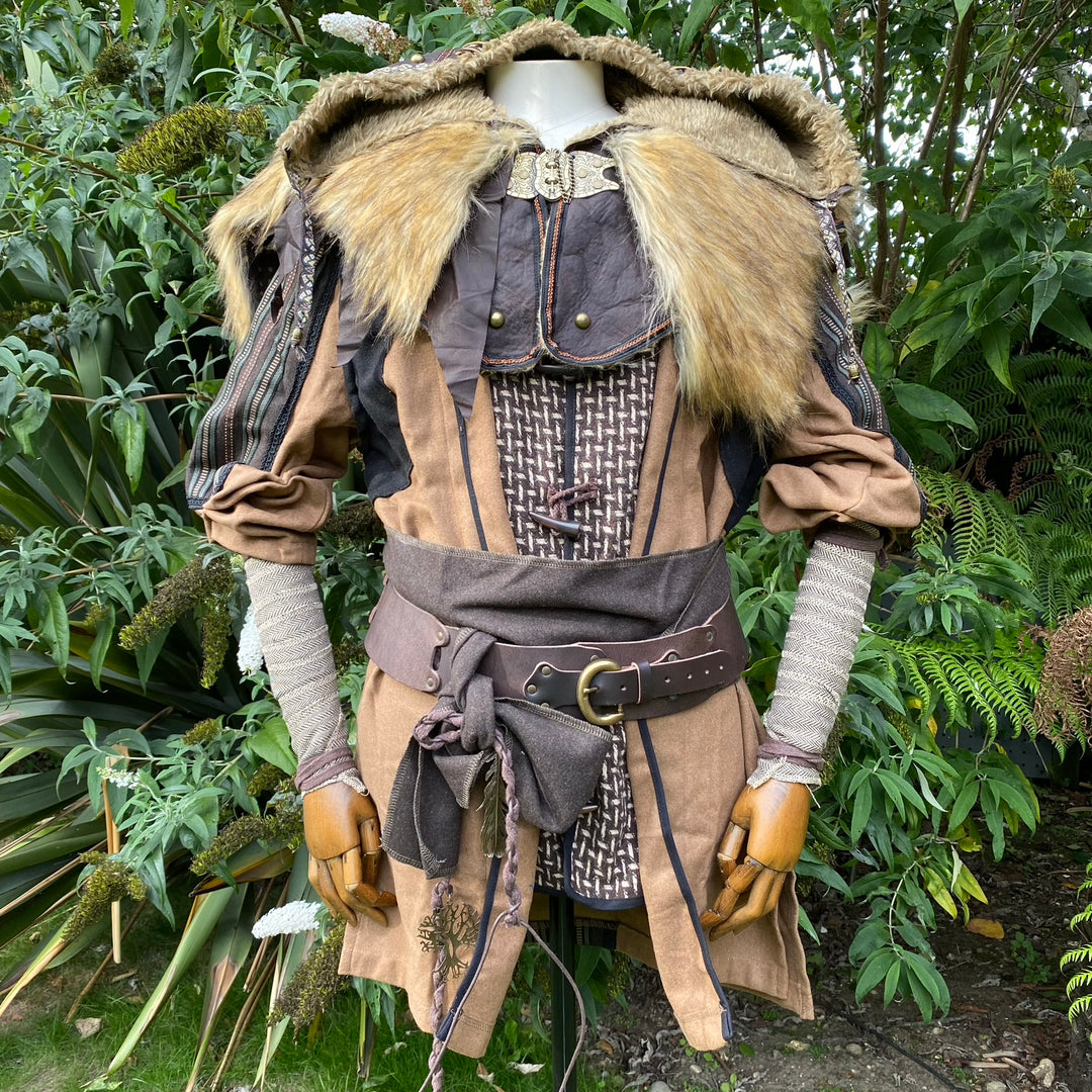 LARP medieval wrap set with fur trim, front view.