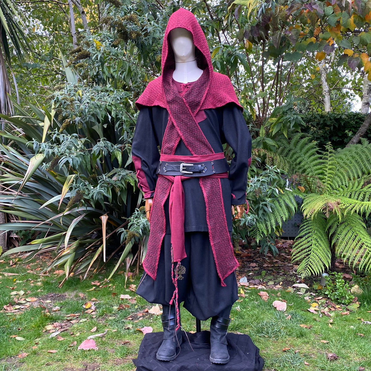 Red wool wrap hooded cloak with belt, black LARP outfit.