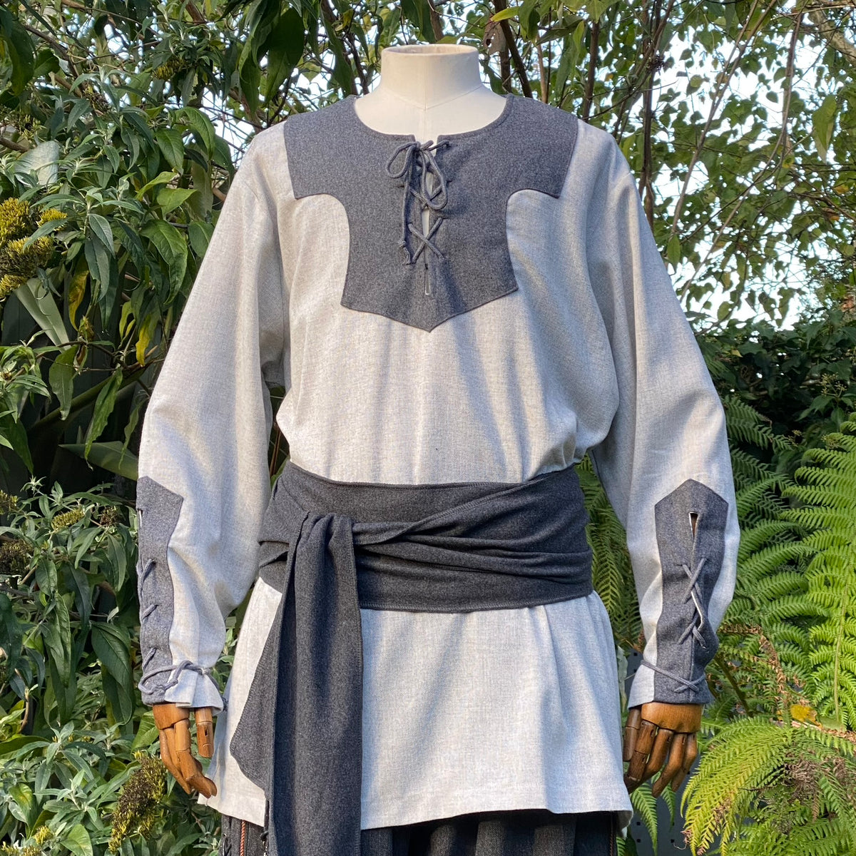 Grey medieval tunic with lace-up neck and sash for LARP.