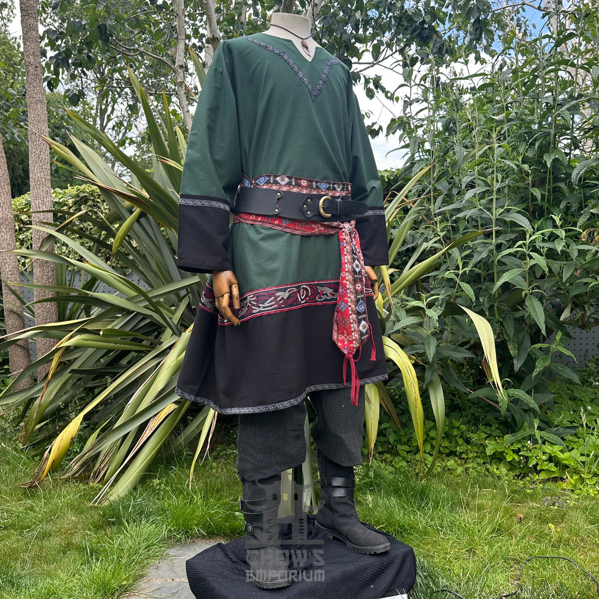 Viking style tunic in green and black for LARP.