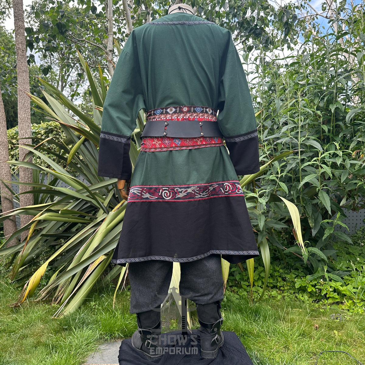 larp green black fantasy tunic for medieval and Renaissance fair.