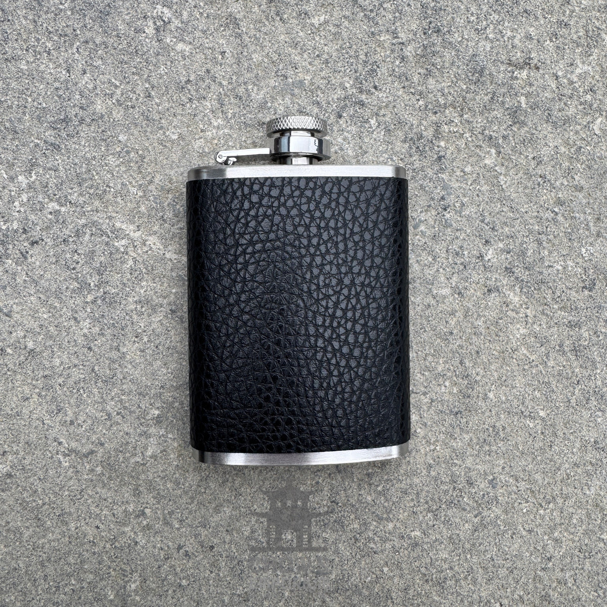 Hip Flask with Mini Flask and Pouches 18oz