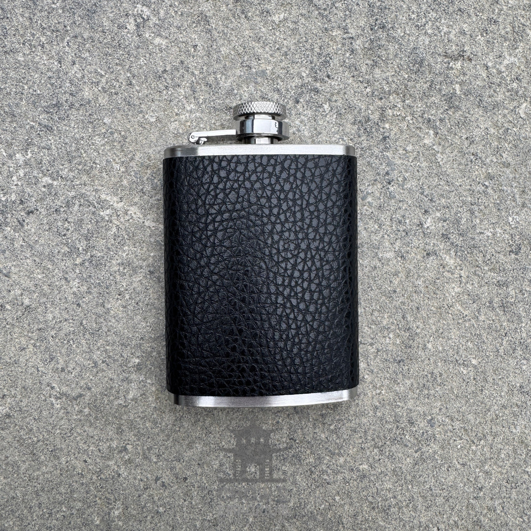 Hip Flask with Mini Flask and Pouches 18oz