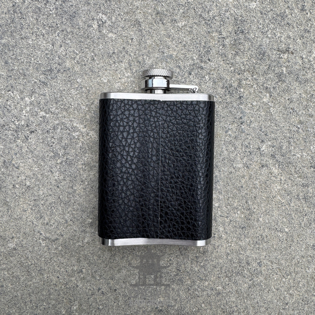 Hip Flask with Mini Flask and Pouches 18oz