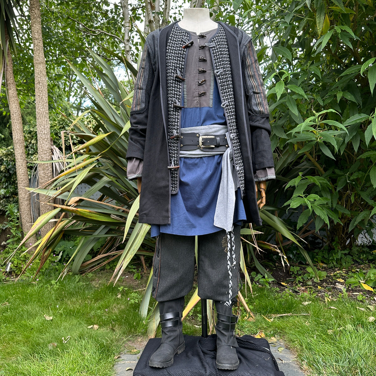 LARP druid set: black jacket, blue tunic, grey sash, front view.