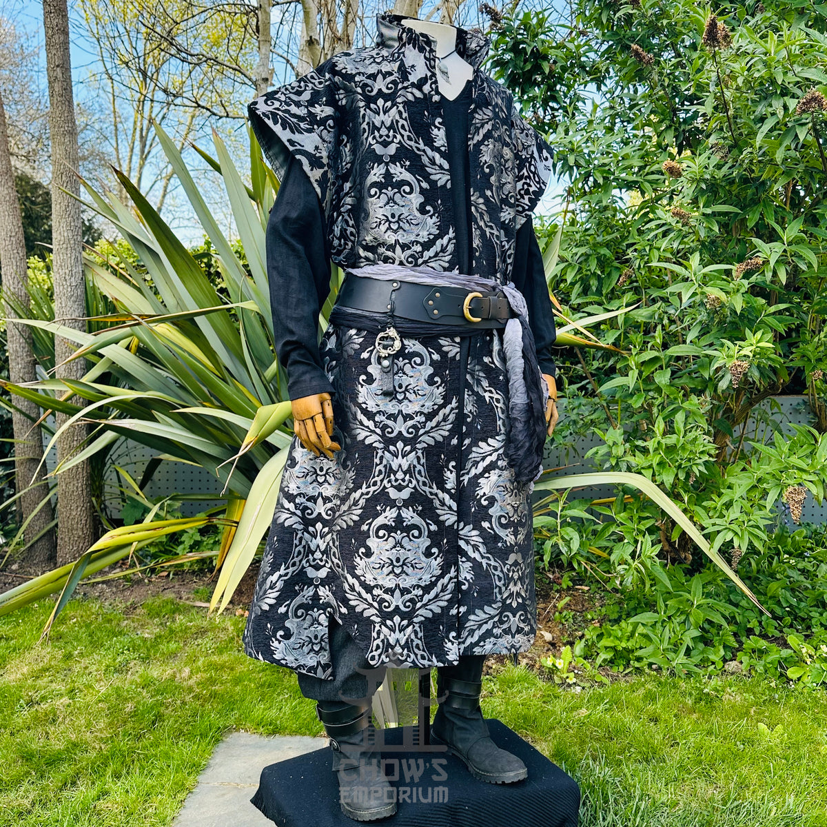 Baron Silverhart Outfit Set, 4+ pieces (Waistcoat, Tunic, Sash and Necklace)