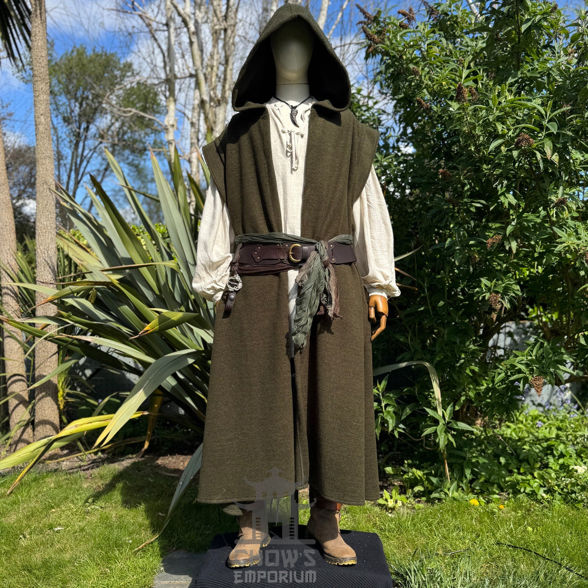 Green Hooded Sleeveless Robe