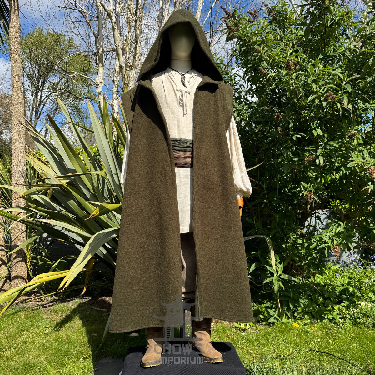 Green Hooded Sleeveless Robe