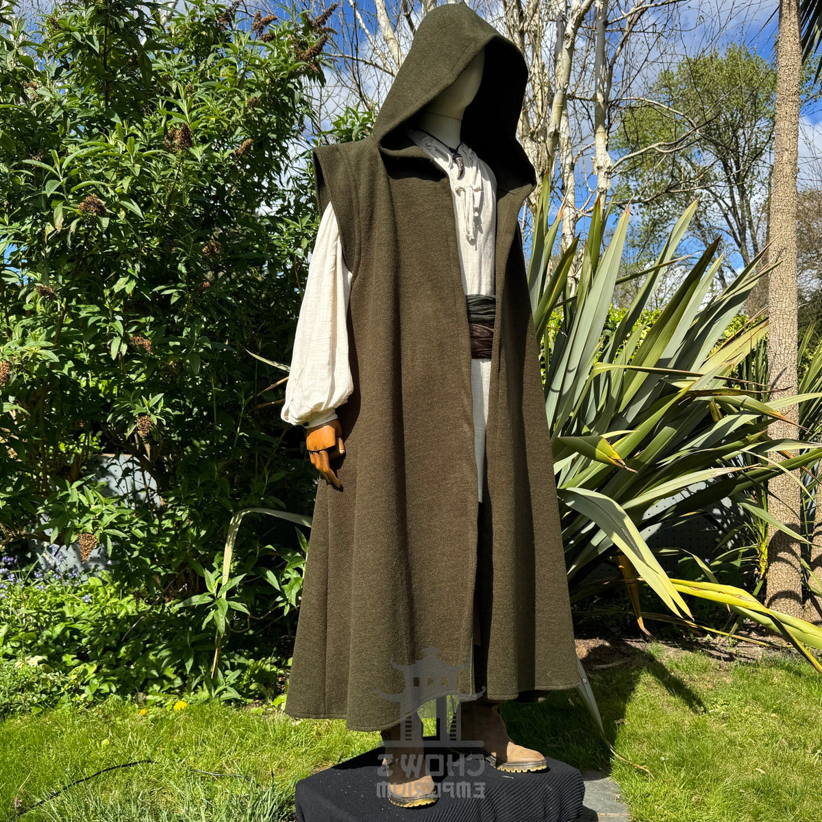 Green Hooded Sleeveless Robe