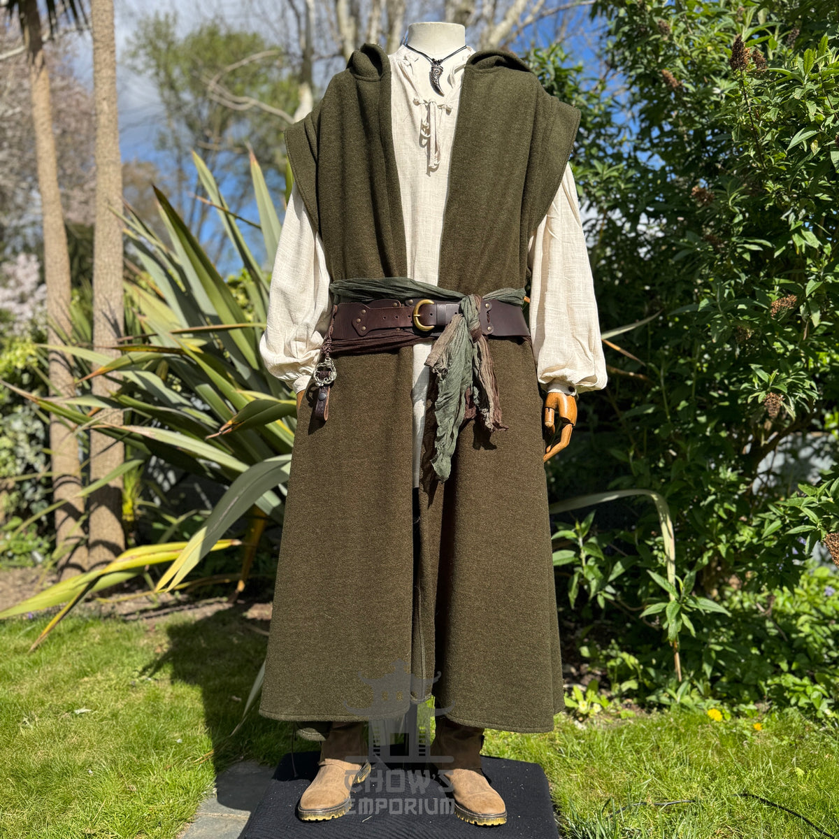Green Hooded Sleeveless Robe