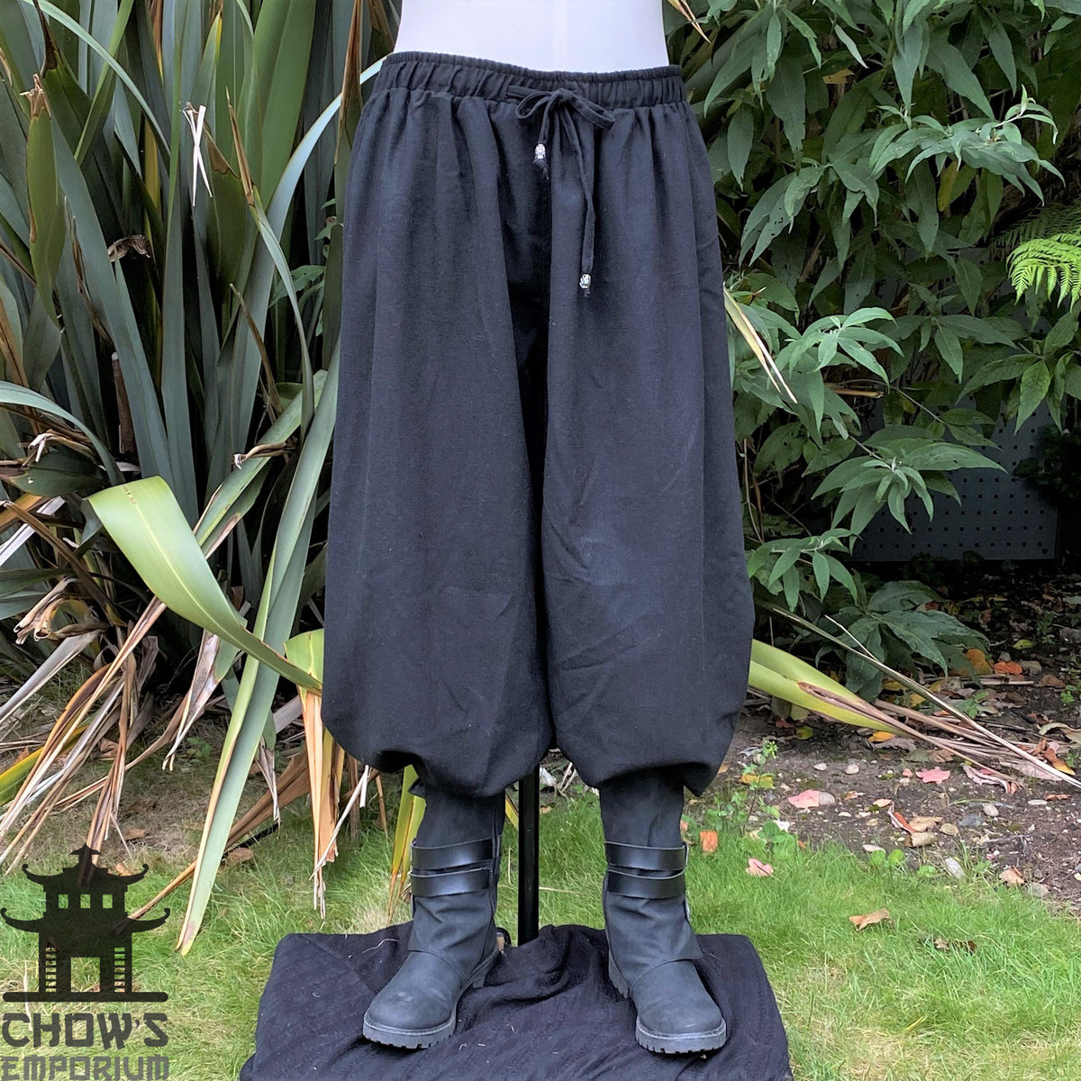 black cotton medieval hero trousers for LARP and cosplay.