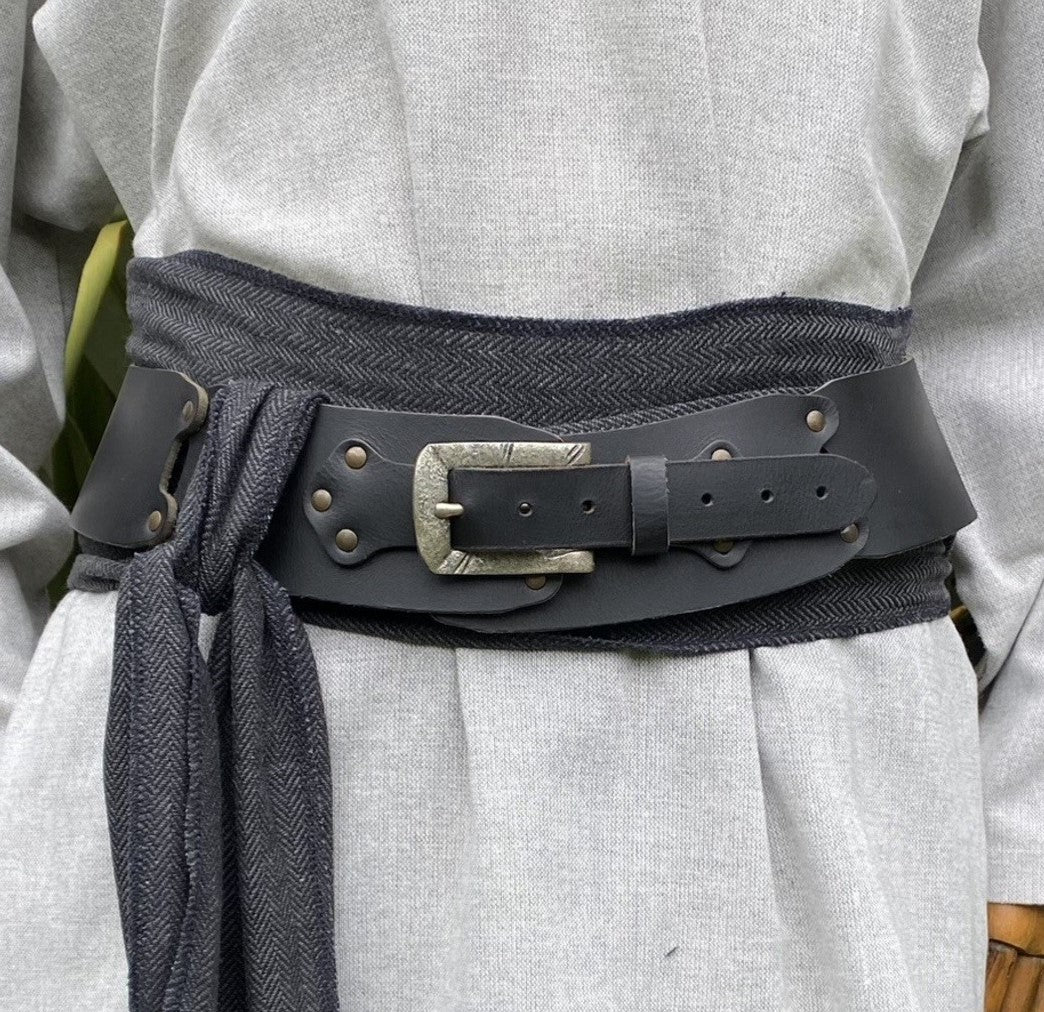 Black buffalo leather belt with a metal buckle, worn over a sash on the grey tunic, the optional belt add-on for the Phantom Duke outfit set