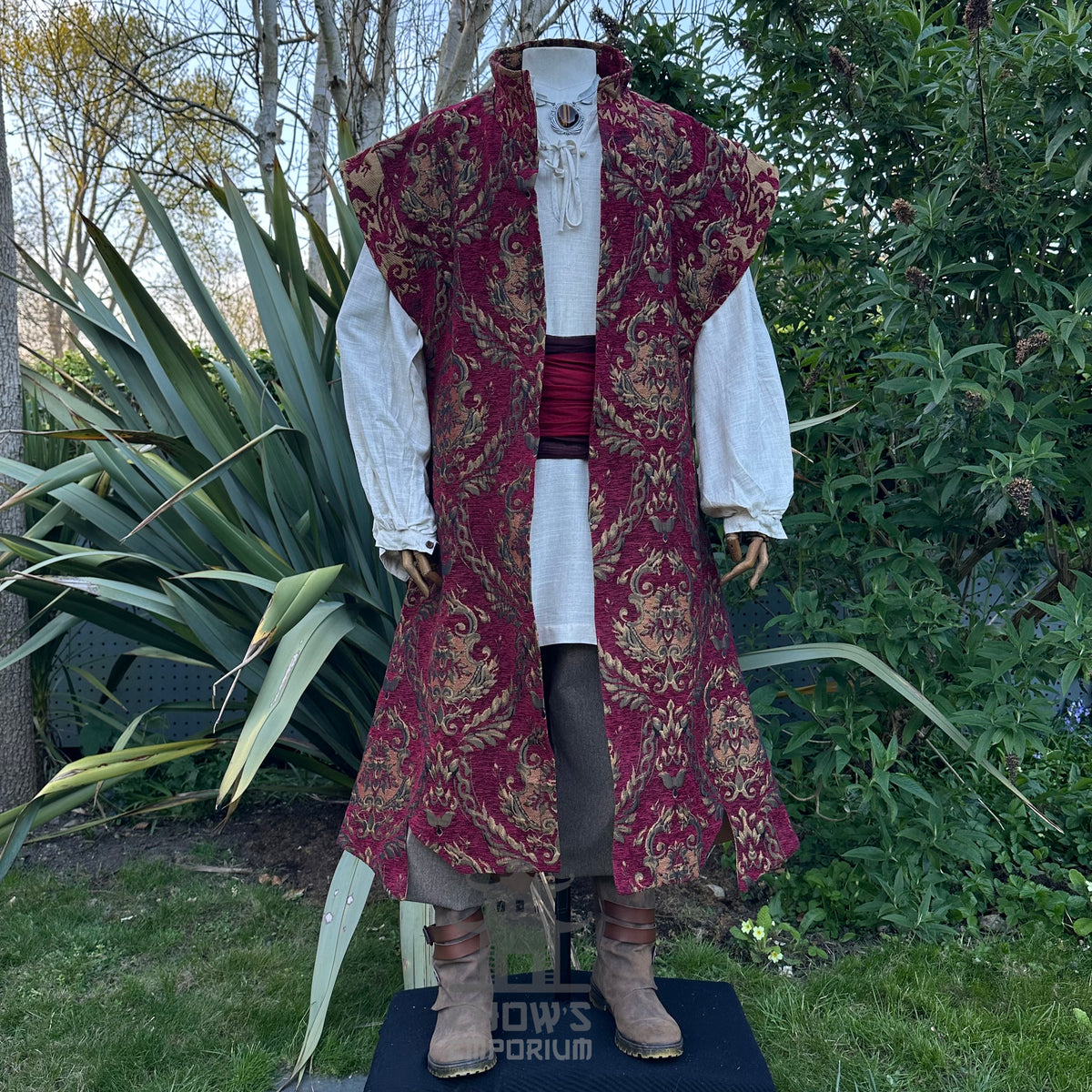 Count Redwyne Outfit Set, 4+ pieces (Waistcoat, Shirt, Sash and Necklace)