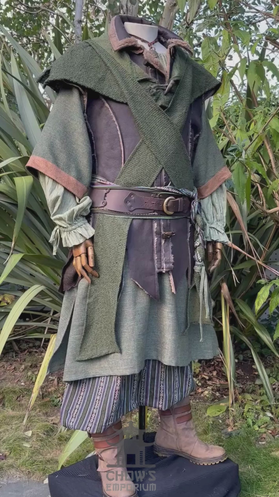 Elite Forest Ranger Set - 5 pieces (Cloak, Waistcoat, Tunic, Sash and Hat)