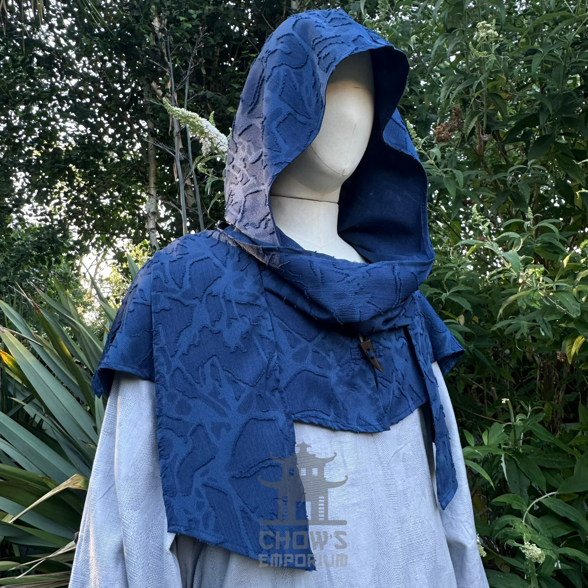 Blue medieval snood wrapped over the face for a rogue or assassin look