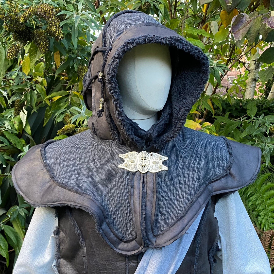Layered black hood with fur trim, detailed clasp, for LARP and medieval events.