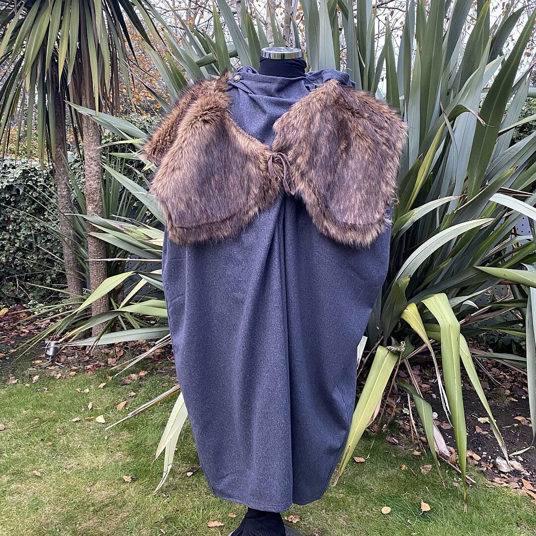 Viking LARP cloak, front view with fur mantle, grey wool backdrop.