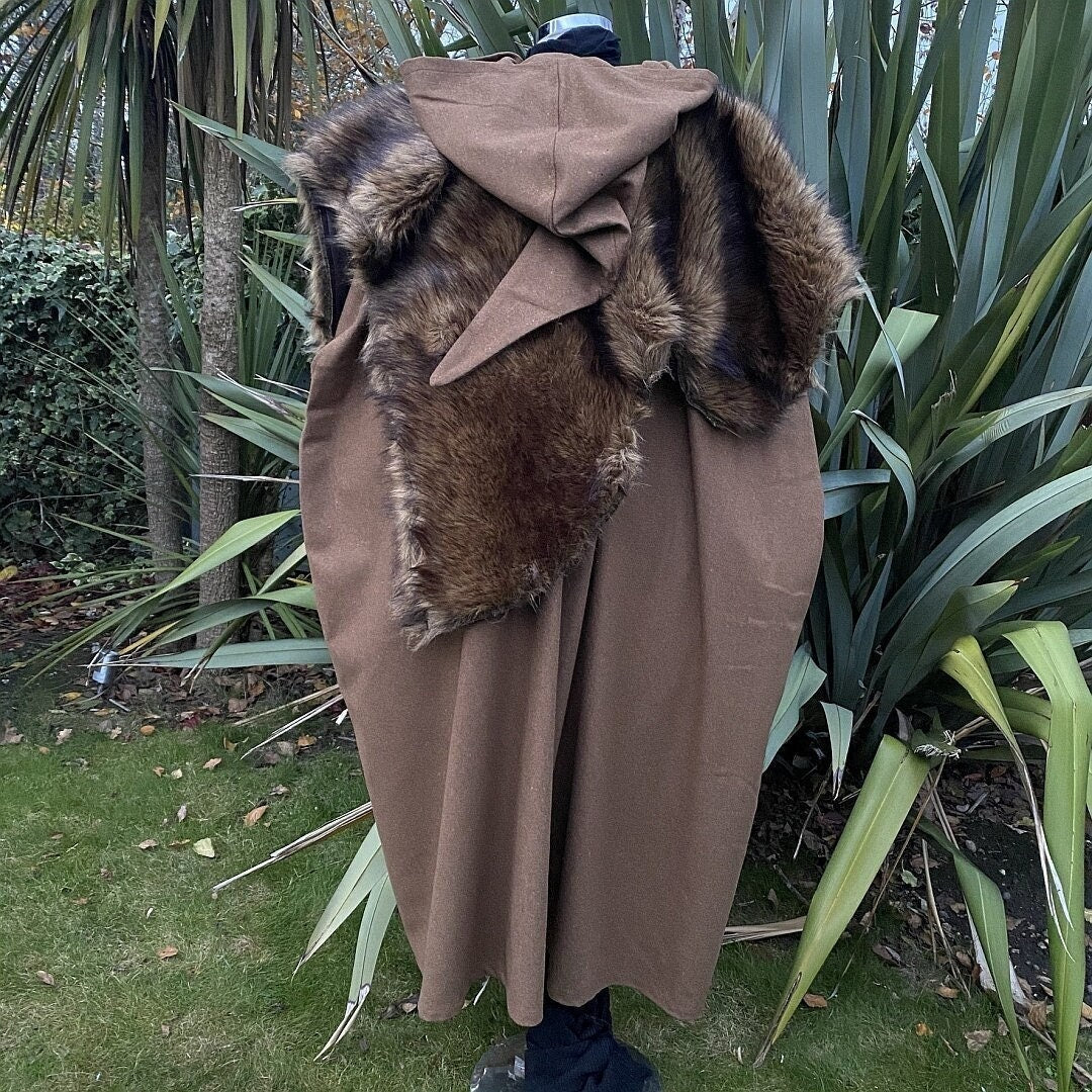 Back view of brown LARP cloak with fur mantle, side angle.