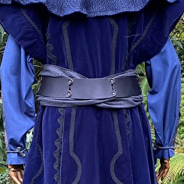 Dark grey wool LARP sash, black leather belt on blue medieval costume.