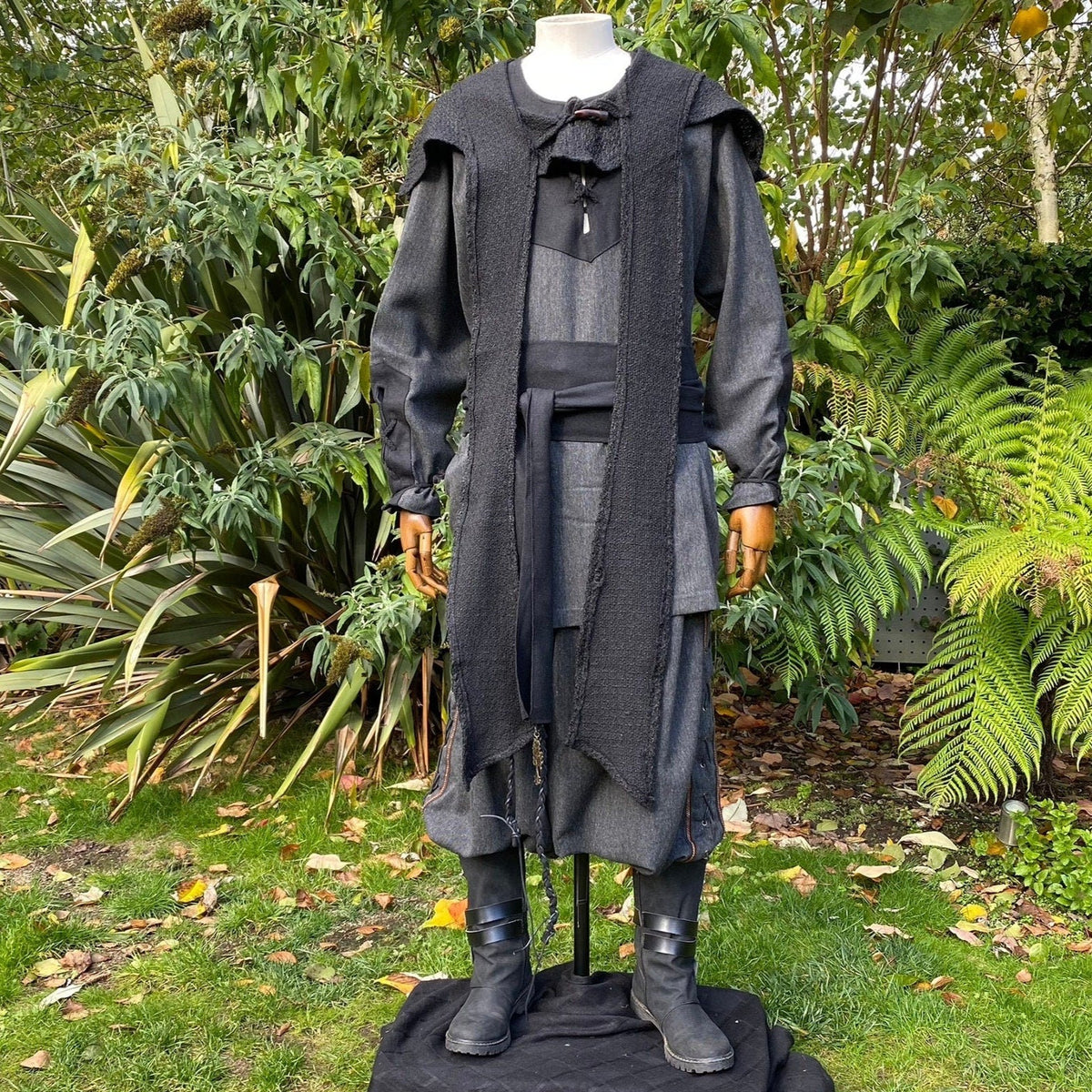 Medieval LARP outfit on mannequin.
