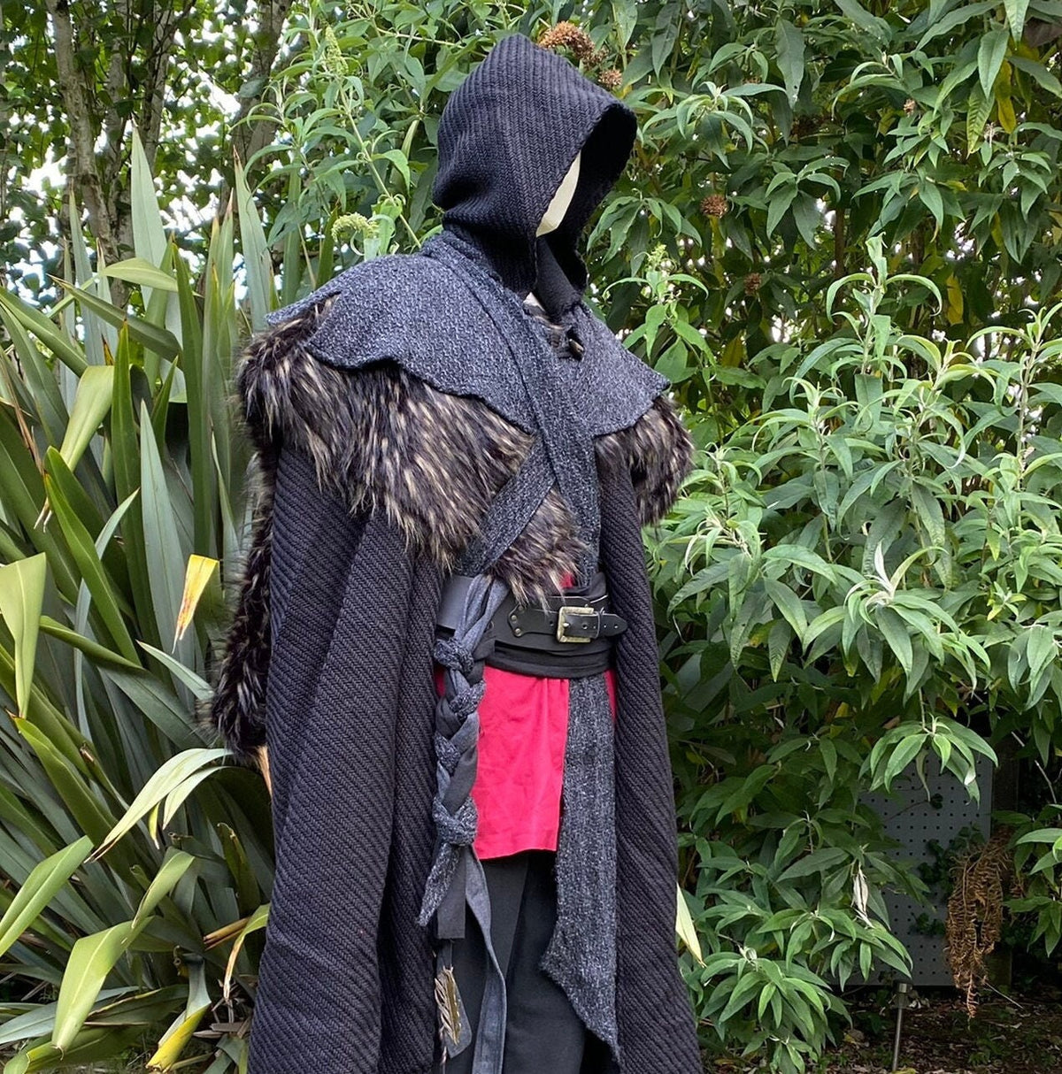 LARP grey hood and mantle with fur trim, side view, medieval style garment.