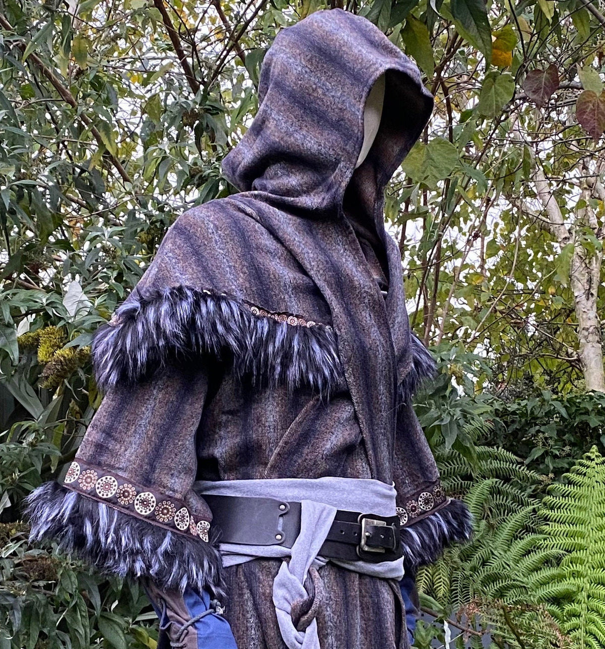 Medieval LARP hood with faux fur trim and braided belt, side.