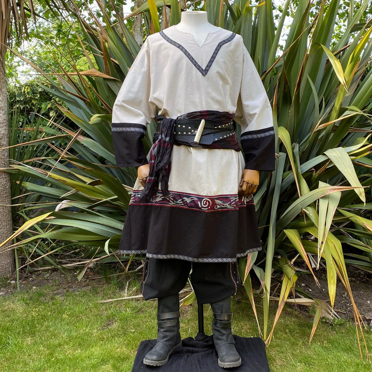 LARP Blood Hunter set with gambeson, tunic, trousers in black and cream.