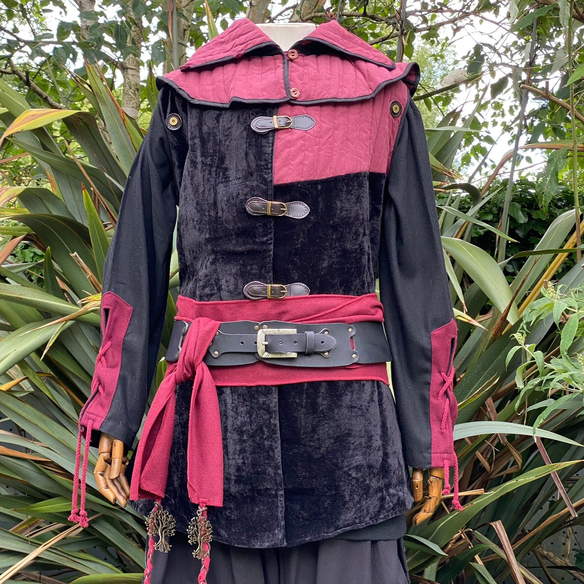 Medieval LARP Costume Set. Gambeson Hood and Jacket with removable sleeves. Outfit for.