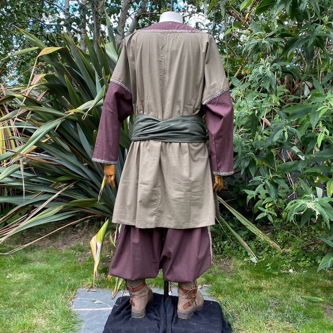 Back view of LARP tunic with green sash.